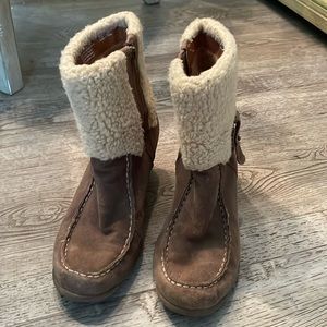 Eddie Bauer brown & fur wedge heel boots 8Med